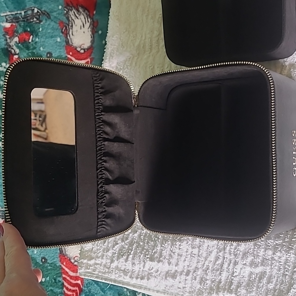 Guess stackable small carrying case. - Picture 2 of 3